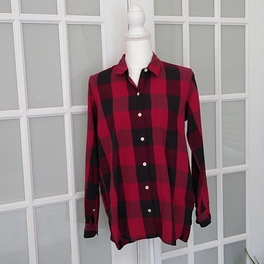 GAP Boyfriend Fit Red & Black Buffalo Check Button Down Shirt Size - M - Picture 2 of 16